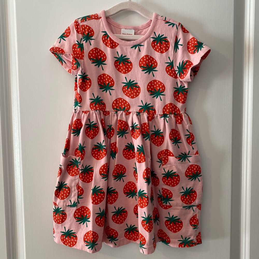🍓 Strawberry dress sz 4